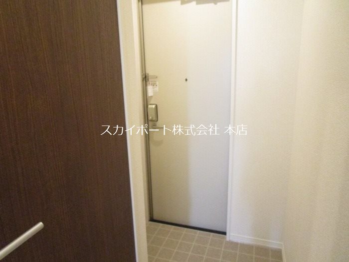 カモミール初生 玄関