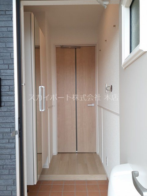 ホルツ　タウン　B 玄関