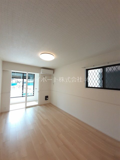 アイリス初生　A リビング