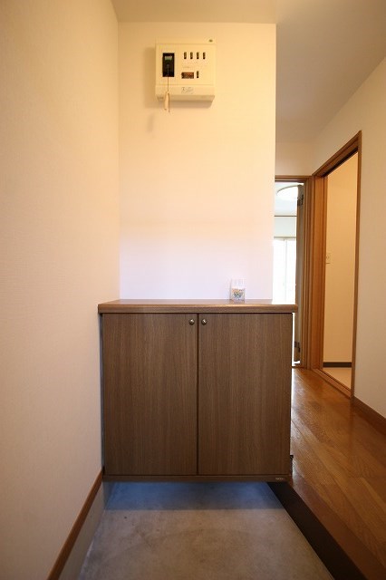 コリーナF 玄関