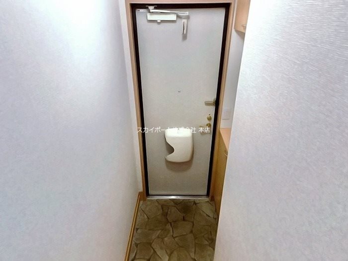 ロイヤルタウン染地台Ｃ 玄関