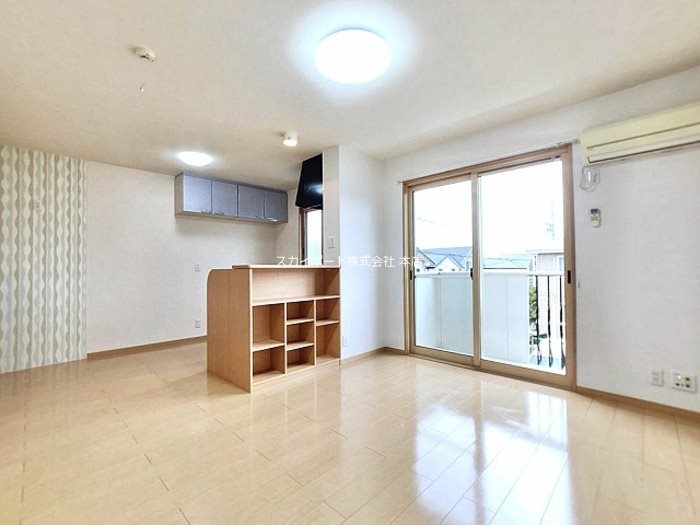 ロイヤルタウン染地台Ｃ リビング