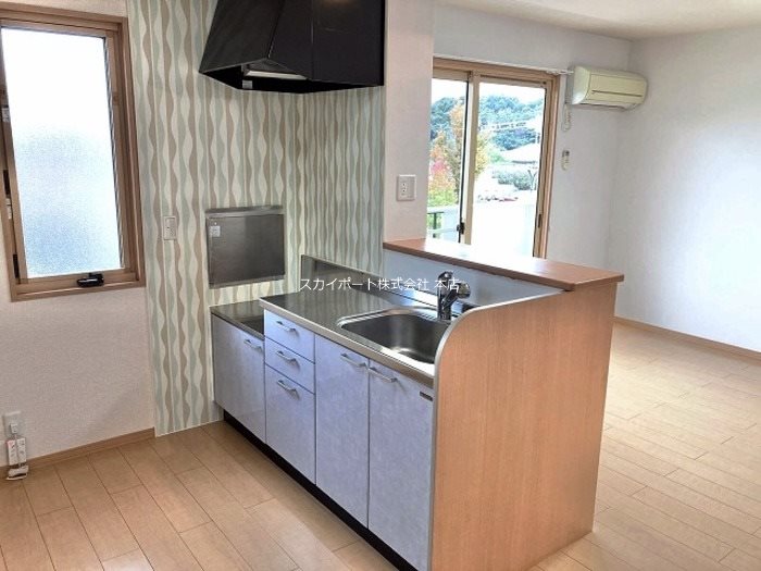 ロイヤルタウン染地台Ｃ キッチン