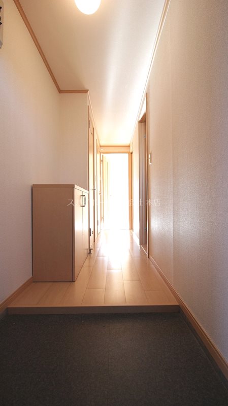 ロイヤルシティ高丘 玄関