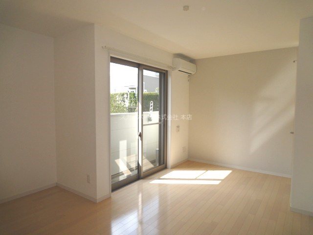 クレフラスト浜松医大前 リビング