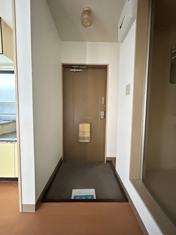 上島マンション 玄関