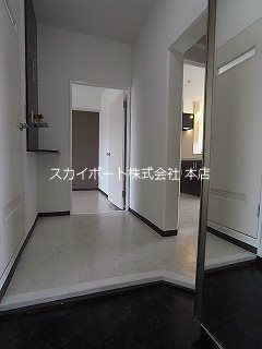 初生パークハイツ 玄関