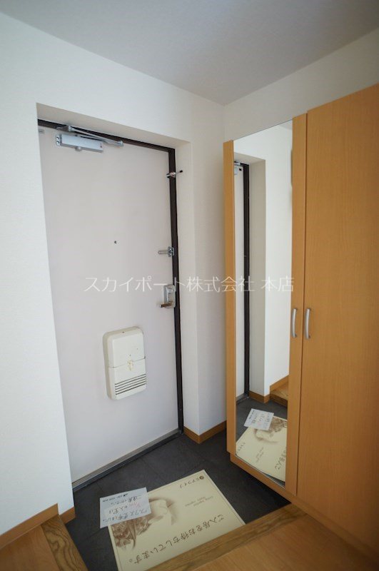 メディオ初生弐番館 玄関