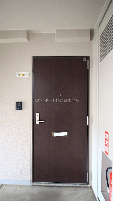 メディオ初生弐番館 玄関