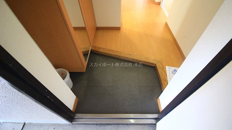 メディオ初生弐番館 玄関