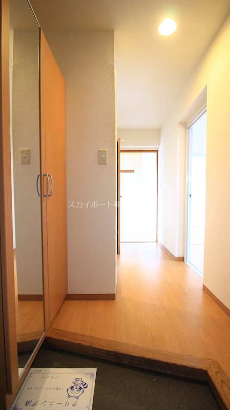 メディオ初生弐番館 玄関