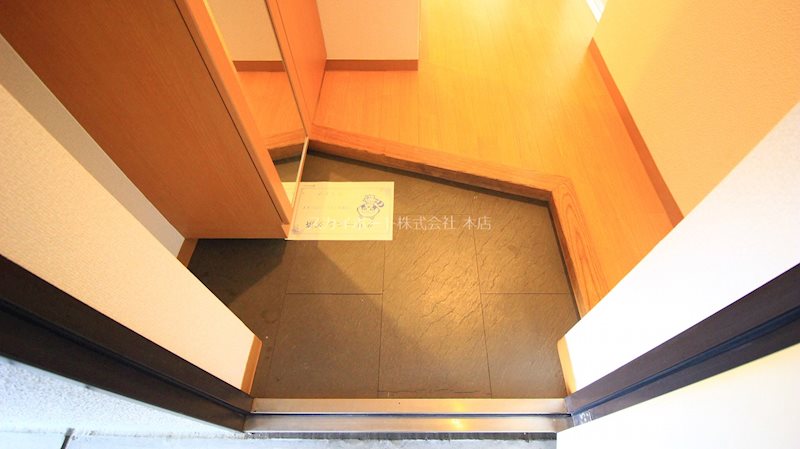 メディオ初生弐番館 玄関