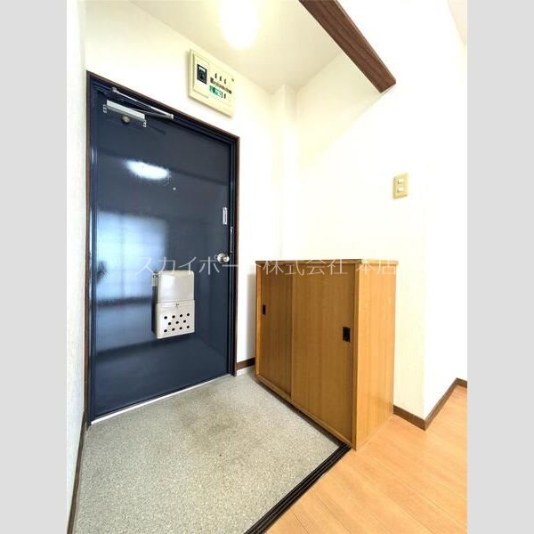 高林ハイツ 玄関