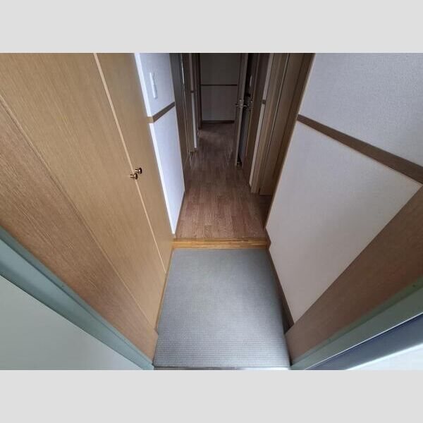 M・シュルプリーズ・ドゥ 玄関