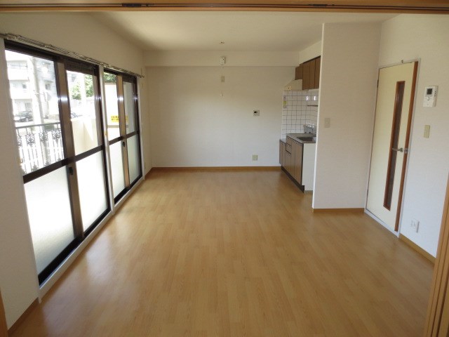 メゾン葵ヶ丘 リビング