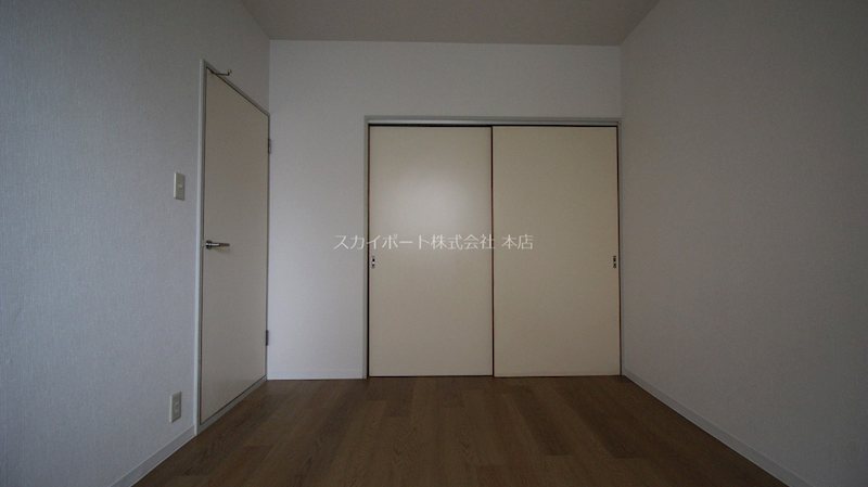 長屋マンション ベッドルーム
