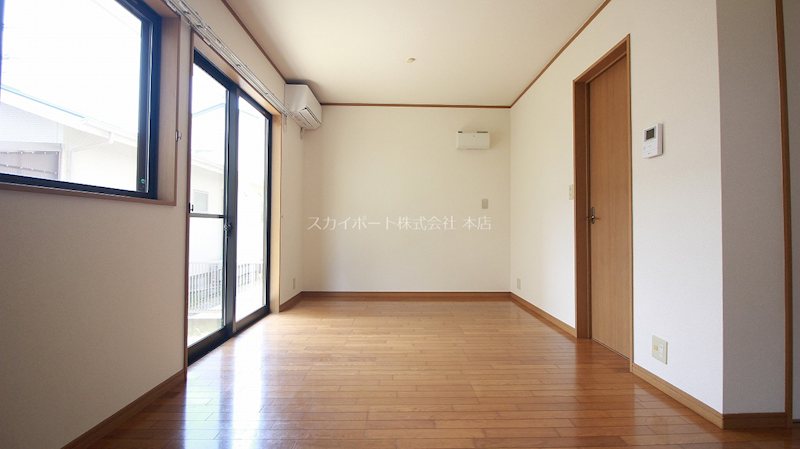 クワトロ泉 リビング