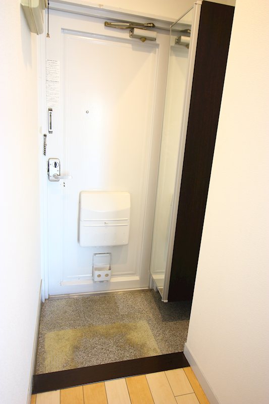 マンションやまと 玄関