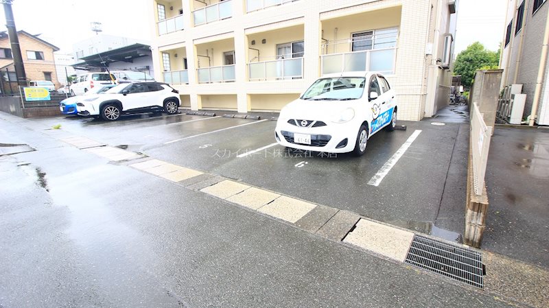 ル・リオン半田山 駐車場