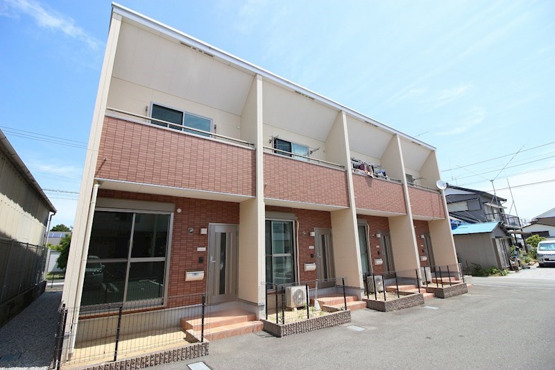 メゾネット初生 外観