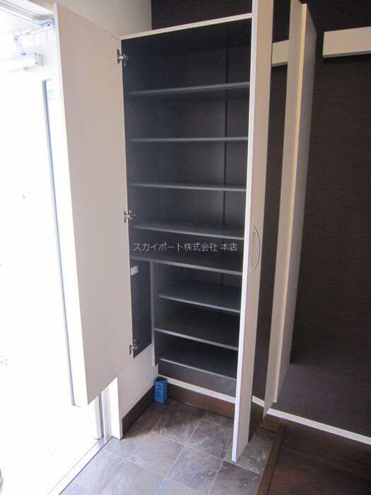 ヴィラ・グレイス 玄関