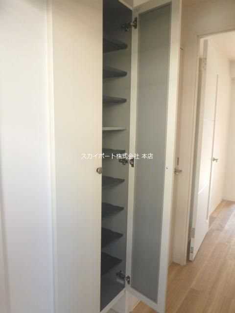 サウス・キアラ その他8