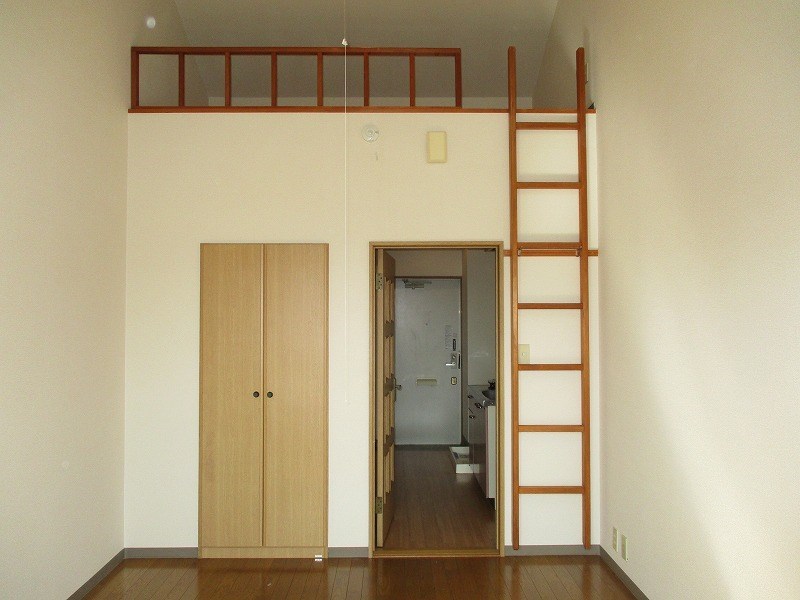 ビバリーハウス萩丘B リビング