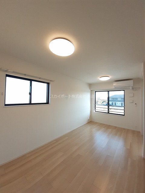 イーストメロウ リビング