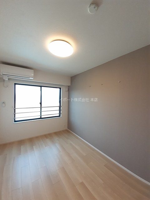 イーストメロウ ベッドルーム