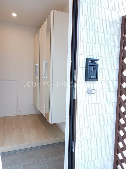 オーブタウンA 玄関