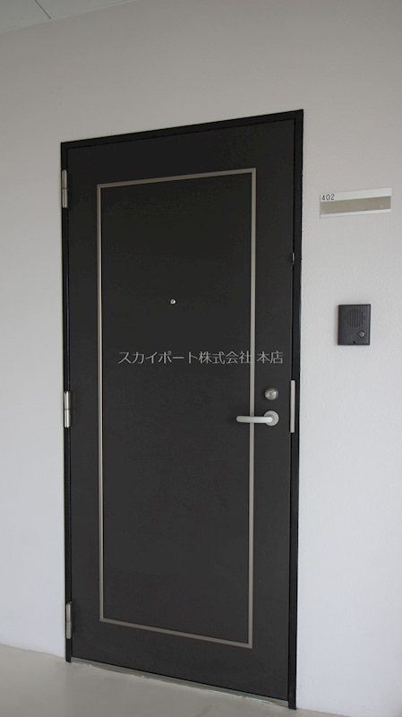 アルコリバーサイド 玄関