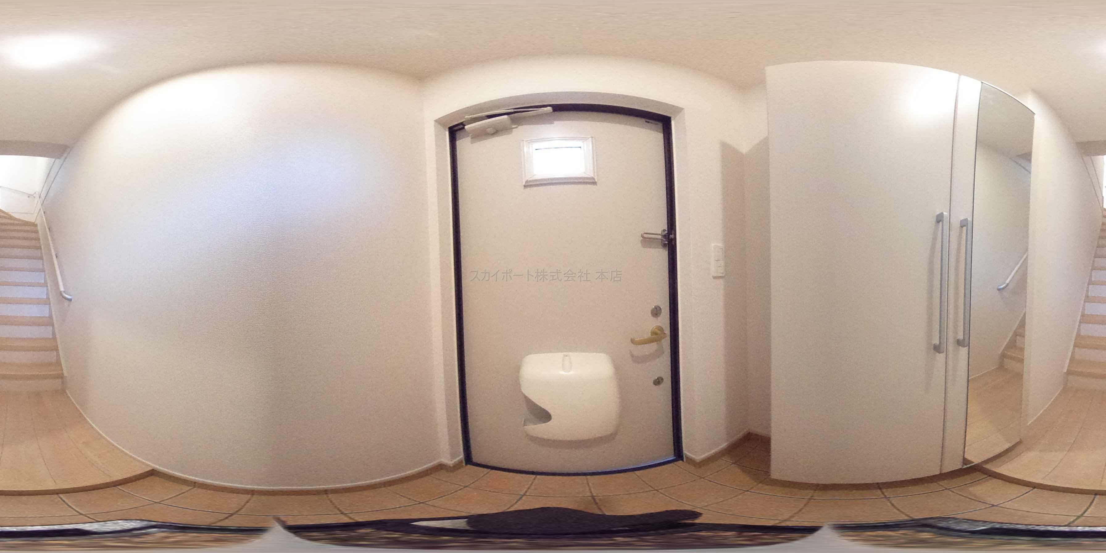 スザンヌ　ランラン 玄関