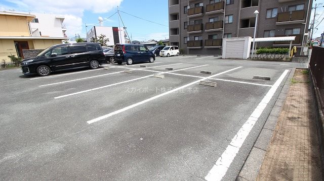 ベルクール 駐車場