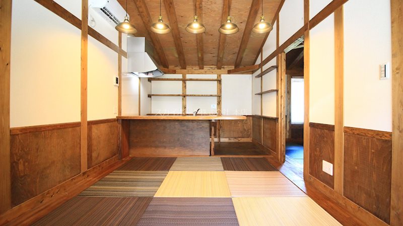 泉３丁目一戸建 リビング