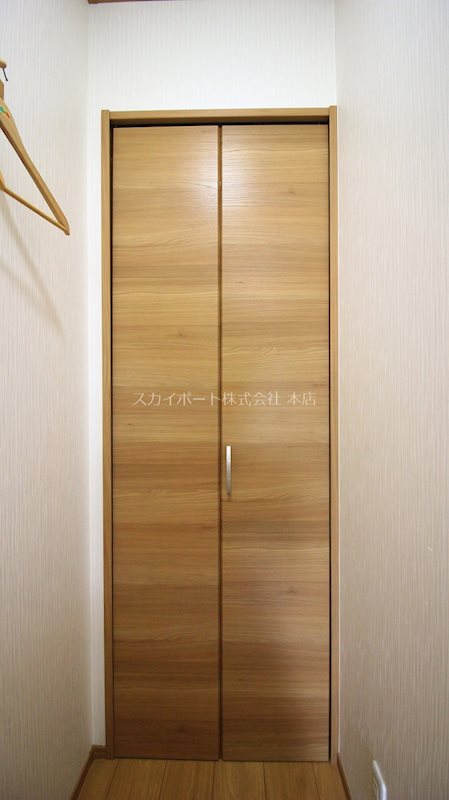 泉1丁目貸家 収納