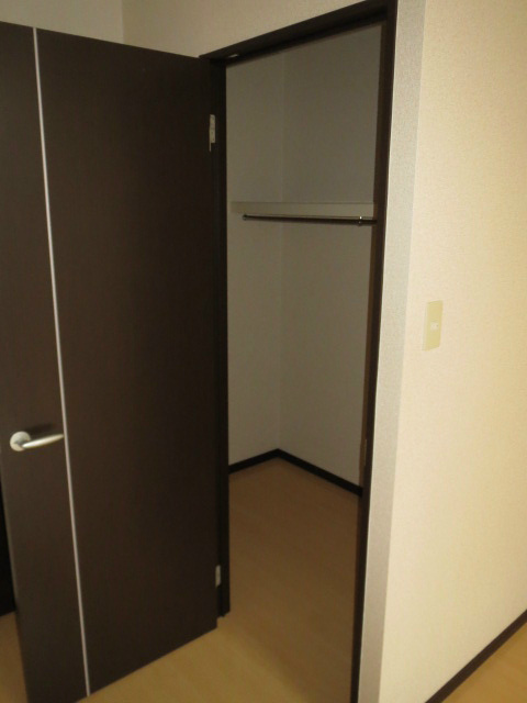 モンサント旭町 収納