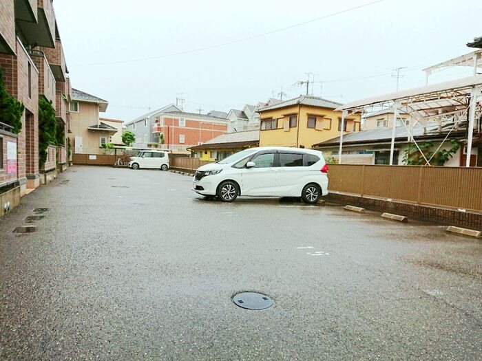 クレール 駐車場