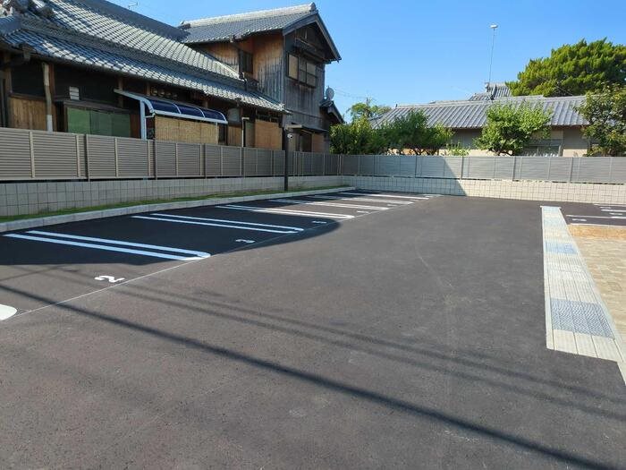 トリシア クレール 駐車場