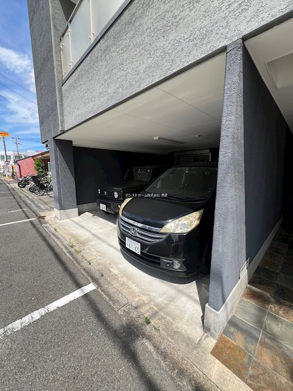 エヌエムトラントアン  駐車場