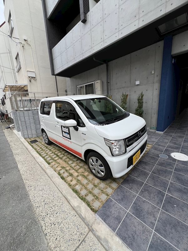ジーイーサンク 駐車場