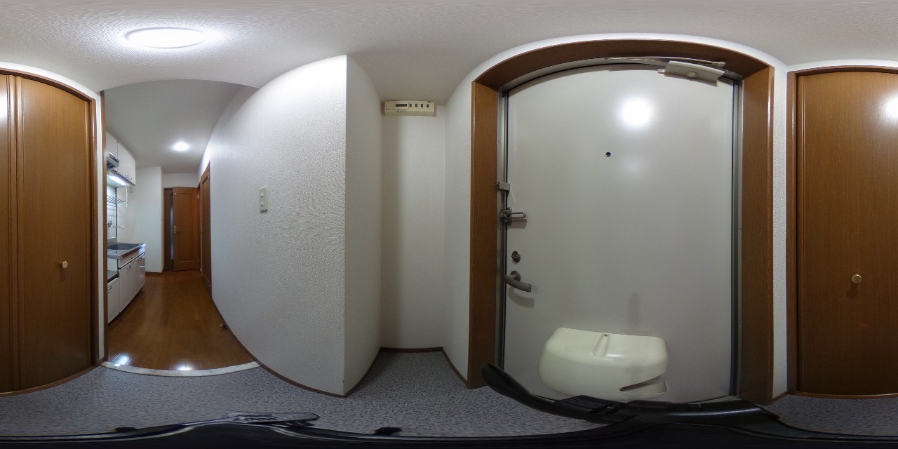 コート・エクラン　光 玄関