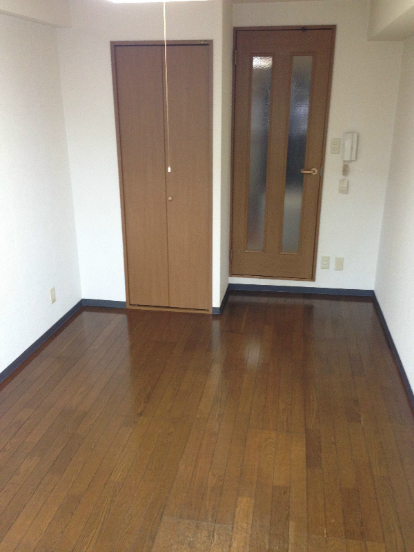 アップロアー リビング