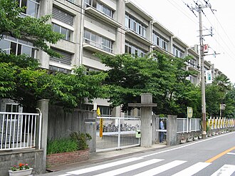 ヴェルドミール 小学校