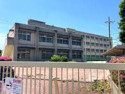 ロイヤルコート上野芝 中学校