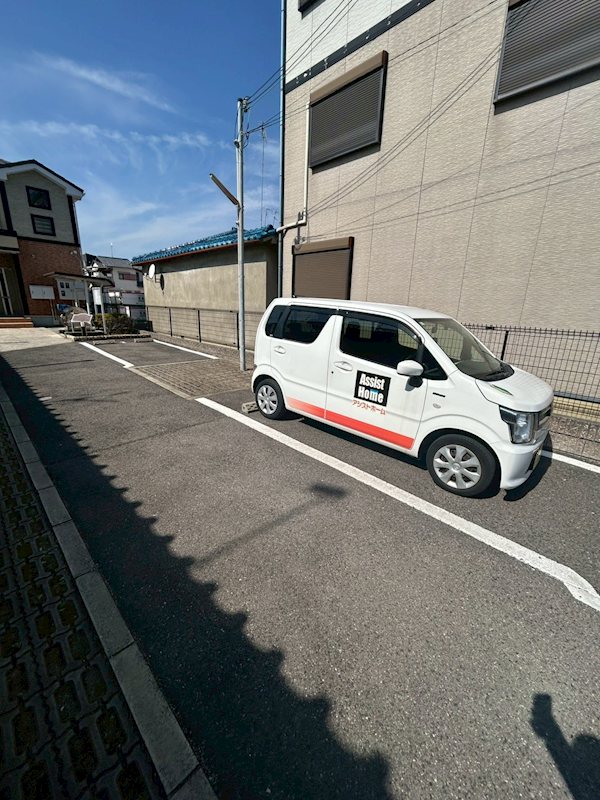 ファミール 駐車場