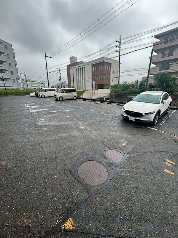 セーヌ東岸和田 駐車場