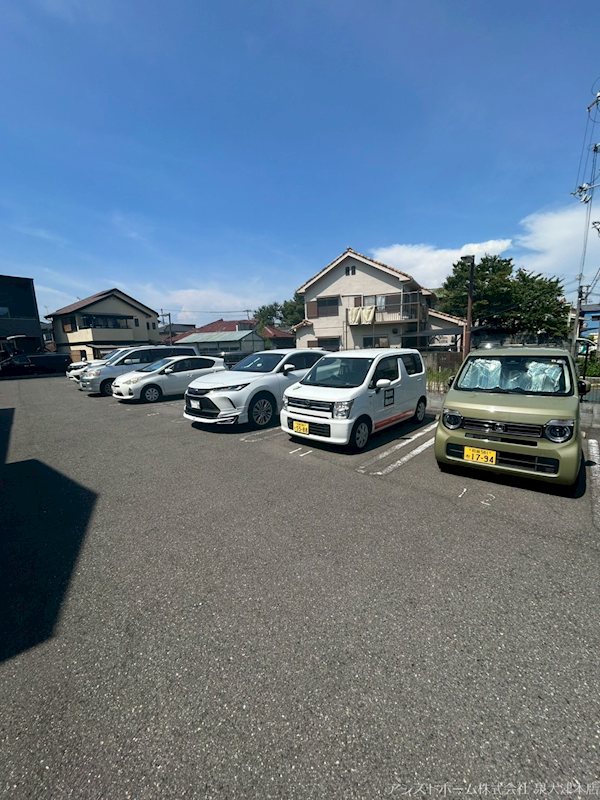 エイト 駐車場