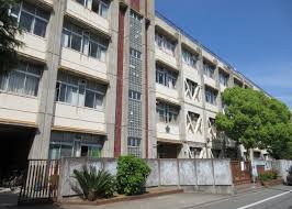 助松町3丁目一戸建て 中学校
