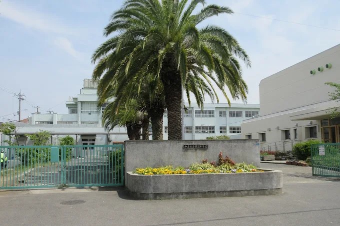 スカイタウン 中学校
