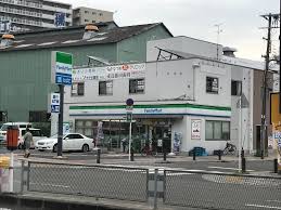 ロイヤルコート５番館 コンビニ